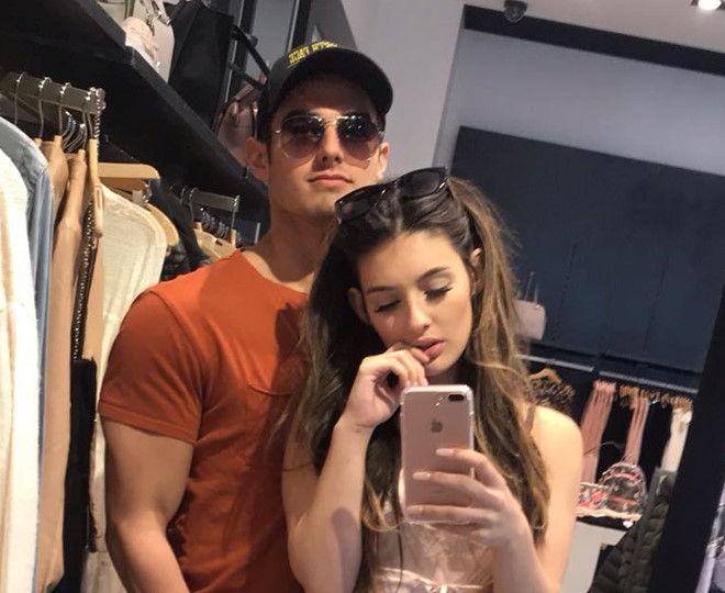 Nhan sắc nóng bỏng của hot girl 9X Mỹ