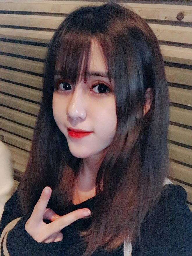 Vừa than ế tháng trước, tháng này Vlogger Huy Cung đã đăng ảnh đám hỏi và thông báo cuối năm cưới vợ