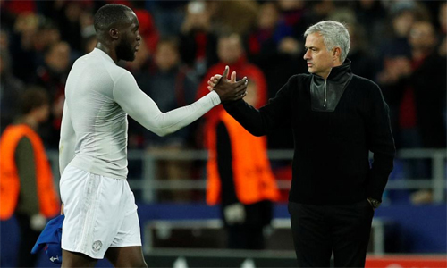 Lukaku muốn cầu thủ Man Utd tiếp thu chỉ trích của Mourinho