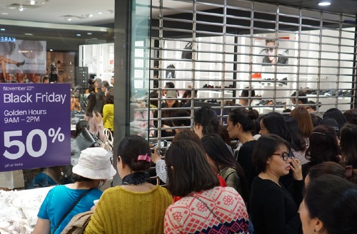 Black Friday ở Việt Nam - nhộn nhịp offline, mờ nhạt online
