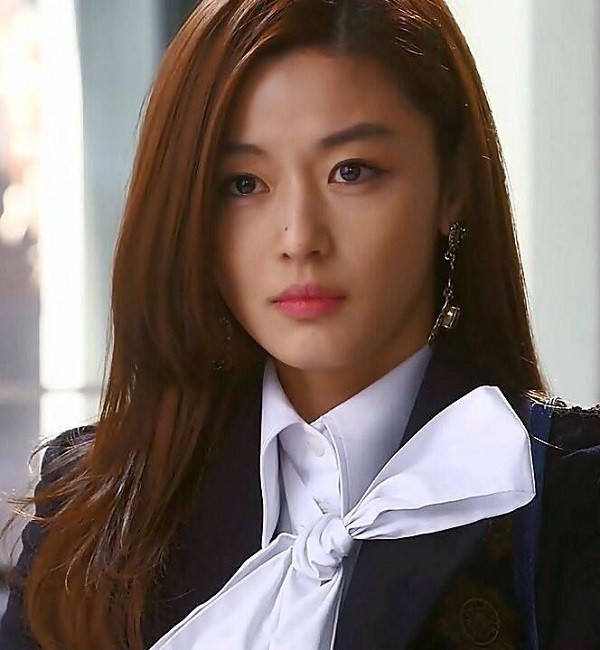 Chồng đùng đùng đòi ly hôn rồi ngang nhiên dẫn bồ về ra mắt, vợ chỉ nhả 1 câu mà cô ả xanh mặt