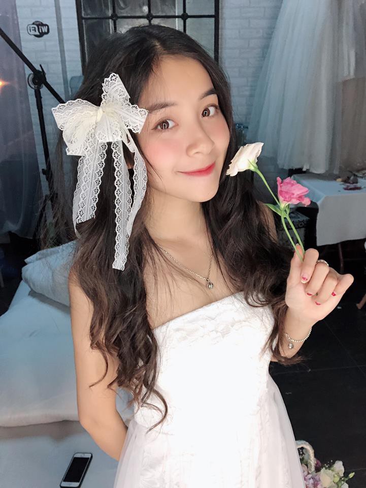 Gương mặt xinh đẹp mới toanh vào vai Quỳnh búp bê thuở nhỏ được hỏi xin info tới tấp