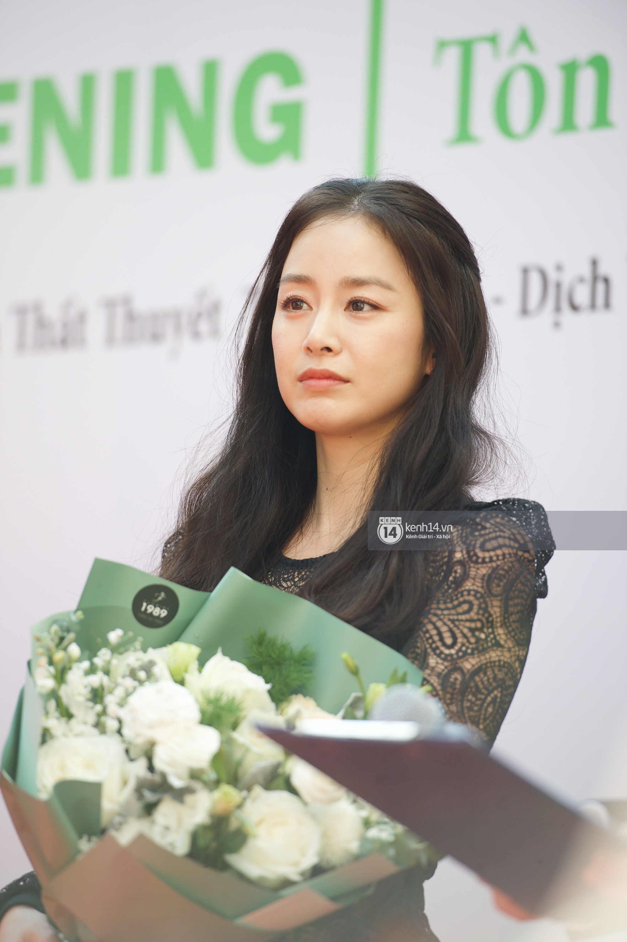 Nữ thần Kim Tae Hee đẹp xuất thần, thể hiện đẳng cấp mỹ nhân đẹp nhất xứ Hàn tại sự kiện Hà Nội