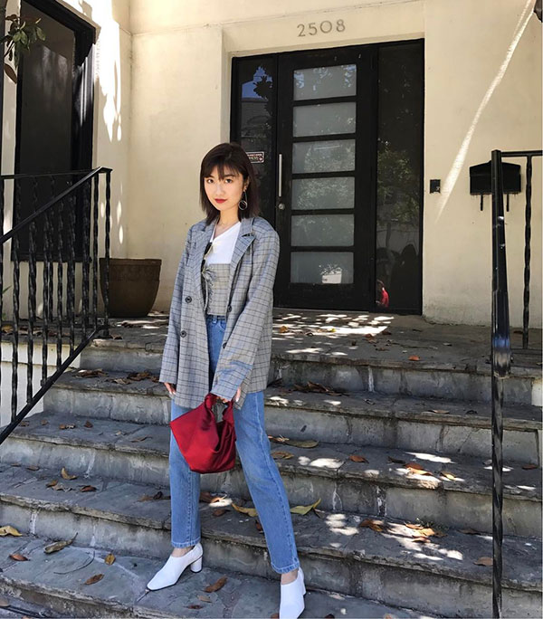 Diện quần jeans đi làm quả thực thú vị, nhưng mặc sao cho đúng chất công sở thì bạn cần nhớ 3 công thức sau