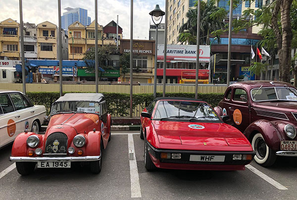 Chùm ảnh: Dàn xế cổ siêu sang với với vẻ đẹp vượt thời gian đang tề tựu tại Hà Nội