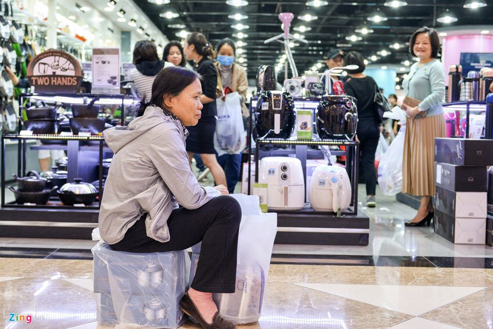 Black Friday: Nơi hạ cửa chặn khách, chỗ đìu hiu