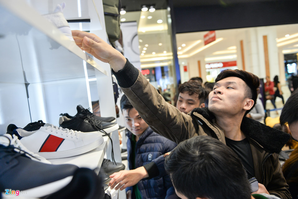 Black Friday: Nơi hạ cửa chặn khách, chỗ đìu hiu