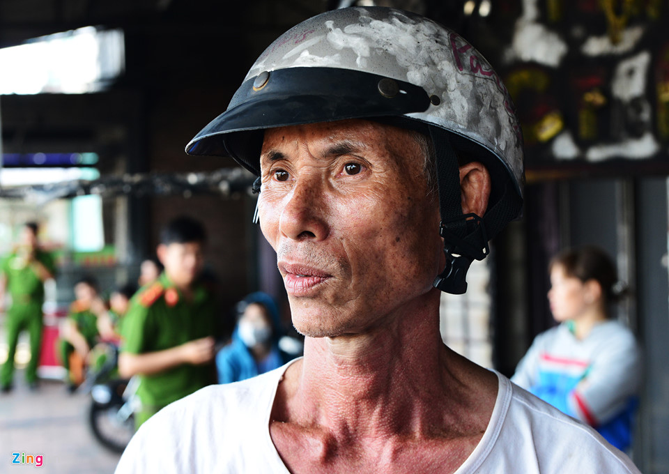 Cảnh tan hoang sau vụ cháy xe bồn chở xăng làm 6 người chết