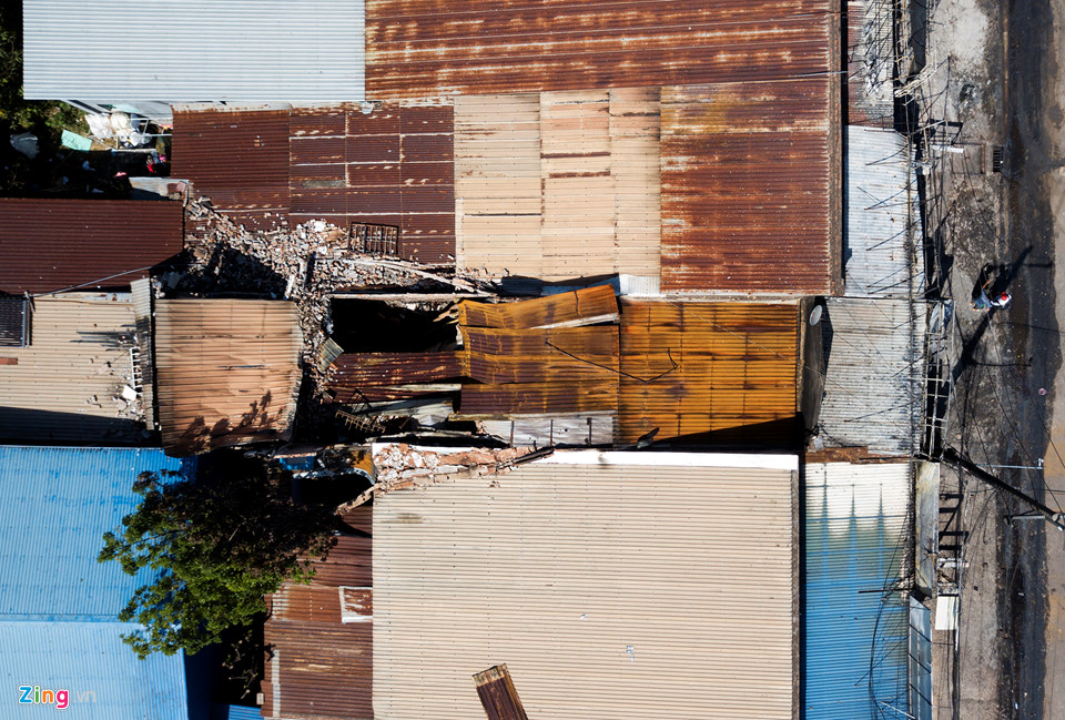 Cảnh tan hoang sau vụ cháy xe bồn chở xăng làm 6 người chết