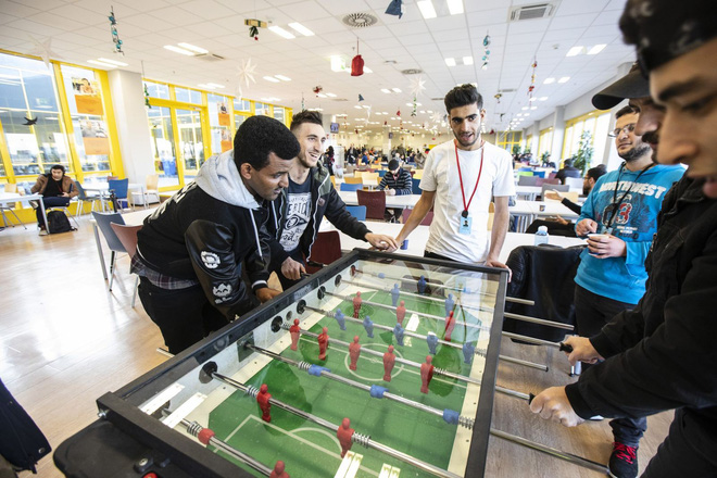 Thứ Sáu Đen ở nhà kho to bằng 15 sân bóng của Amazon