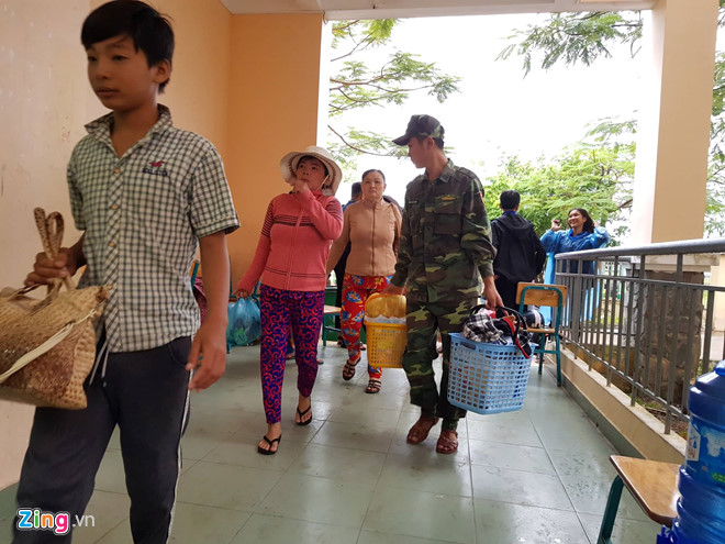 Cần Giờ mưa lớn, hơn 4.000 người dân đã tới nơi tránh bão