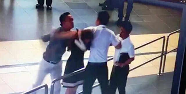 Cảng vụ nói gì khi an ninh sân bay đứng nhìn nữ tiếp viên bị đánh