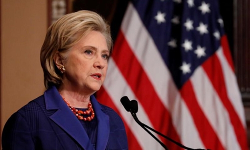 Kênh truyền hình Mỹ xin lỗi vì khách mời so sánh Hillary Clinton với mụn rộp