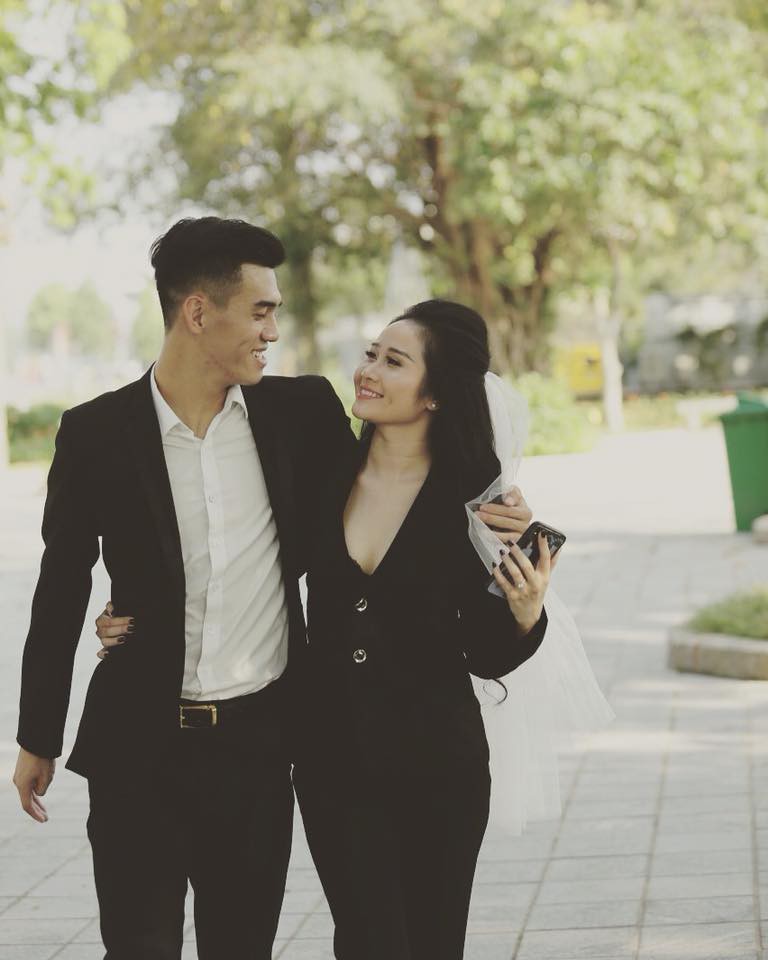 Bạn gái cầu thủ Tiến Linh: Là giáo viên dạy múa body nóng bỏng, từng đóng cả phim truyền hình!