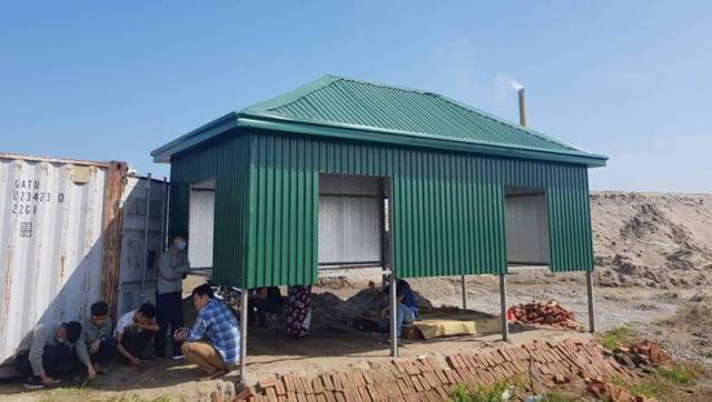 Bị nhóm giang hồ đất Cảng bao vây, nữ giám đốc quỳ lạy