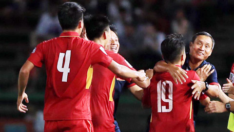 HLV Mai Đức Chung: ĐT Việt Nam nên đánh phủ đầu