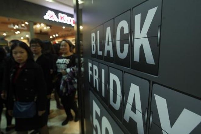 Black Friday tại Mỹ: 10 người chết, 111 người bị thương do chen lấn, ẩu đả lúc điên cuồng mua sắm Black Friday tại Mỹ: 10 người chết, 111 người bị thương do chen lấn, ẩu đả lúc điên cuồng mua sắm