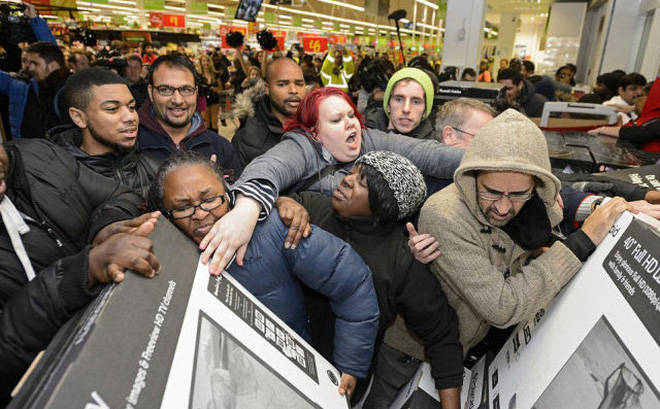 Black Friday tại Mỹ: 10 người chết, 111 người bị thương do chen lấn, ẩu đả lúc điên cuồng mua sắm