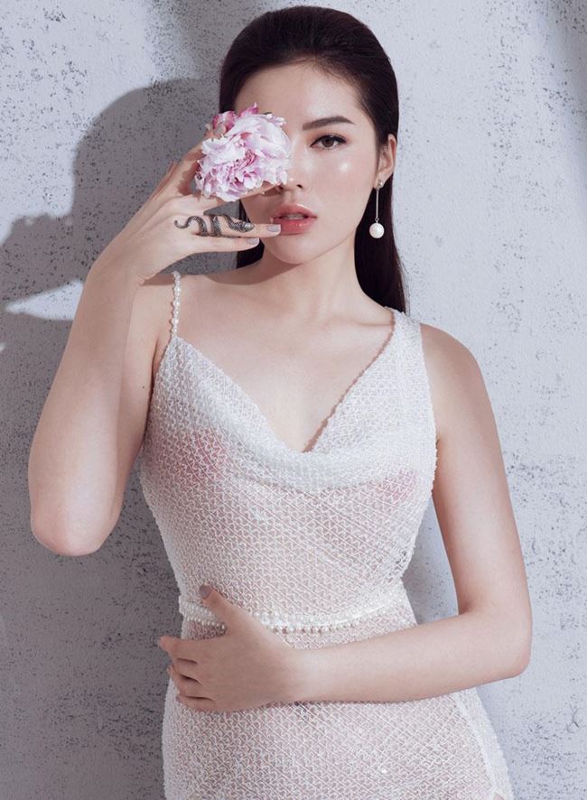 Công khai nâng vòng 1, Kỳ Duyên là người nghiện thả rông nhất?