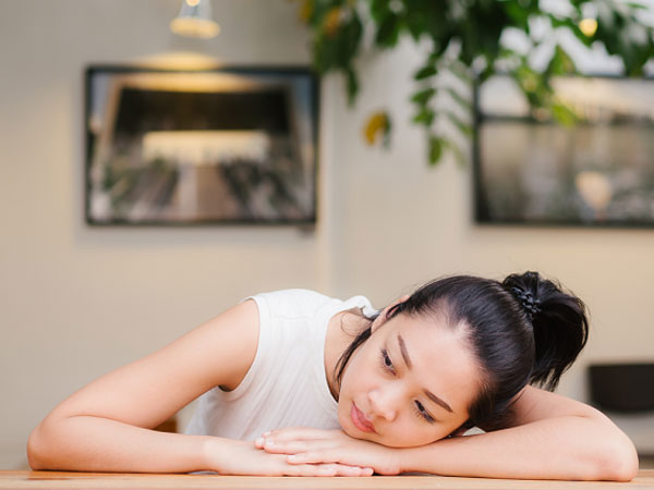 Đuổi tôi đi khỏi nhà vì cho mẹ đẻ tiền, vài hôm sau chồng đã phải quỳ trước cổng nhà tôi vì tờ giấy này