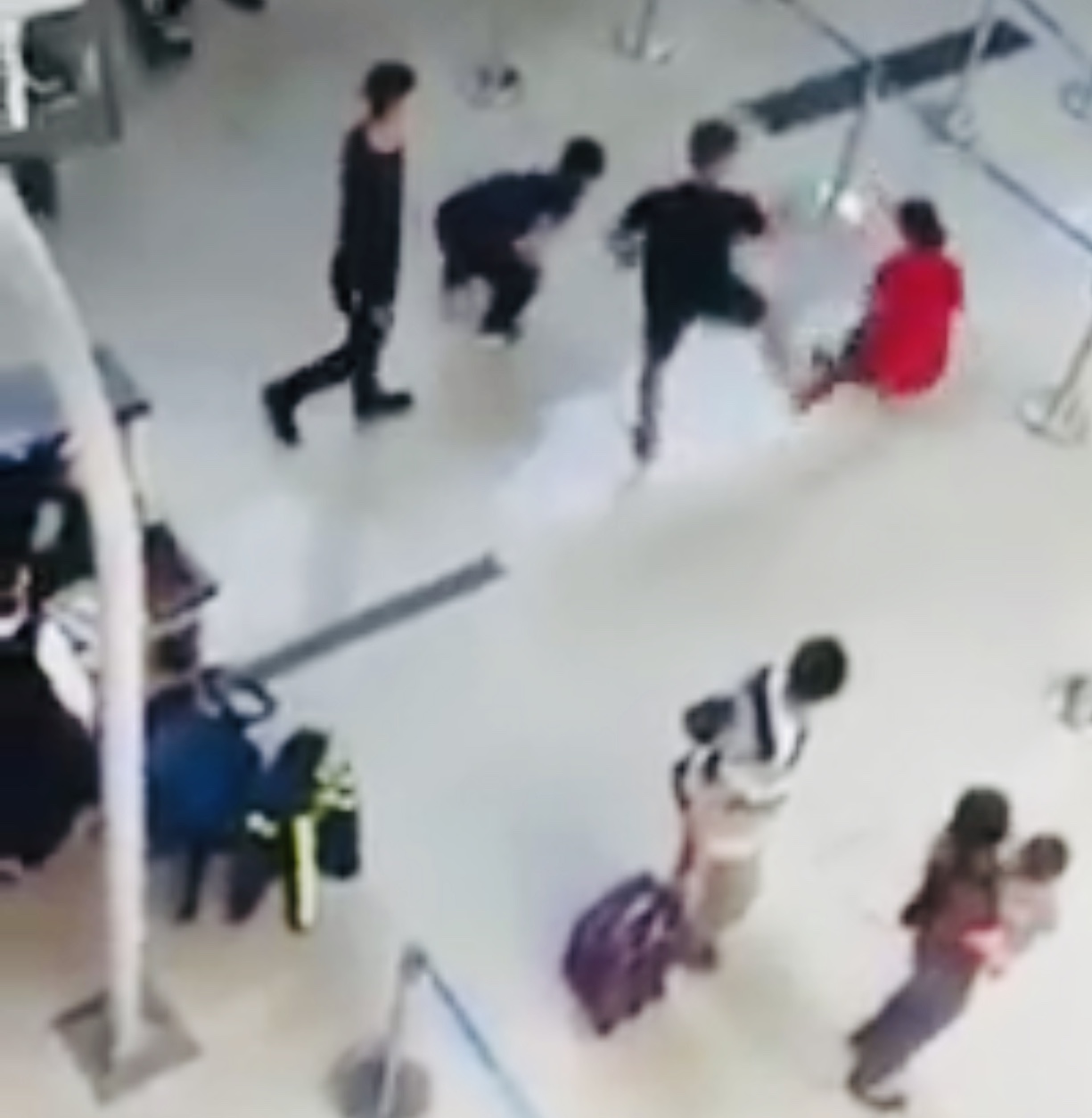 Triệu tập, xử lý các đối tượng hành hung nữ nhân viên hàng không