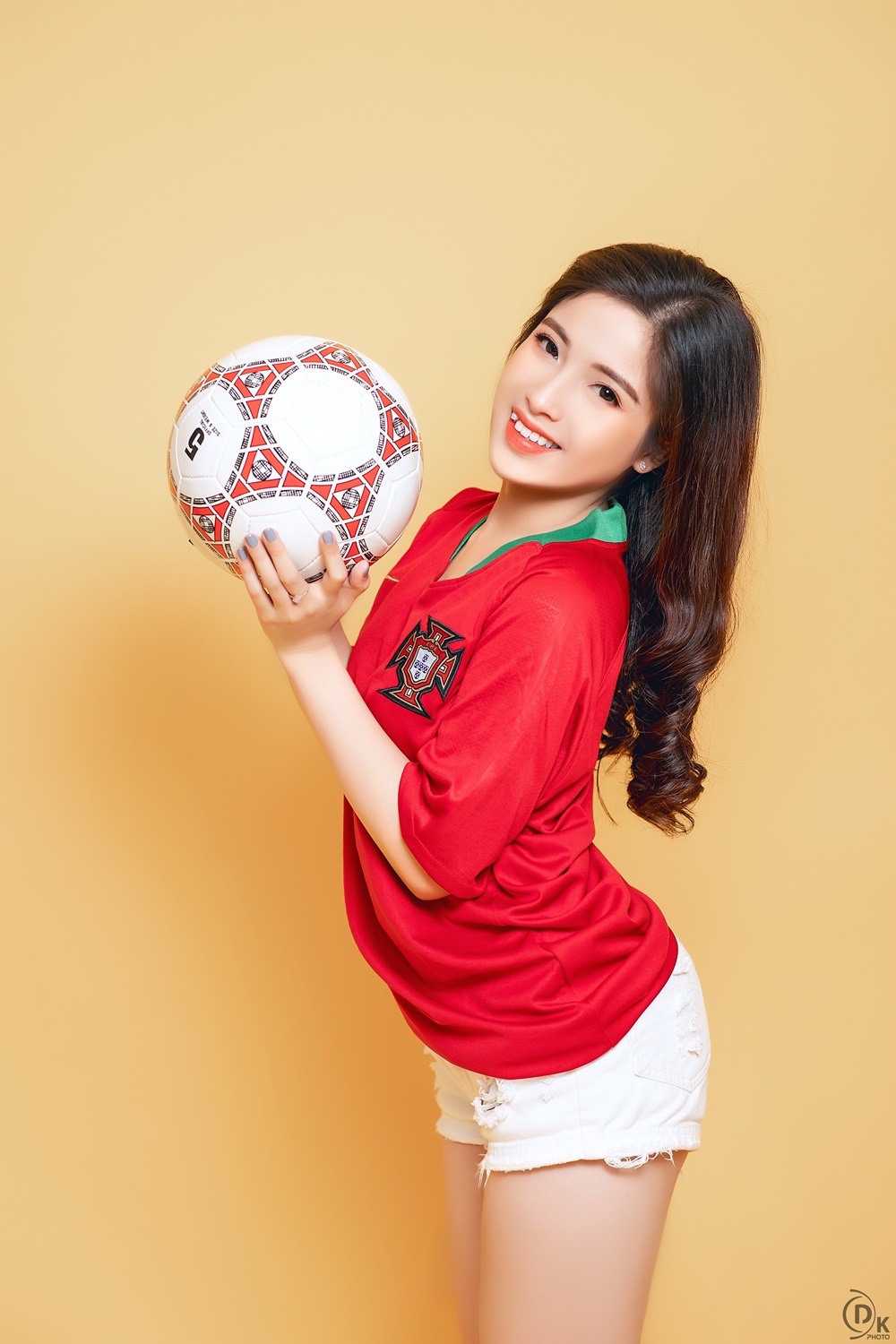 Bất ngờ với phần dự đoán tỉ số trận Việt Nam – Campuchia của các hotgirl