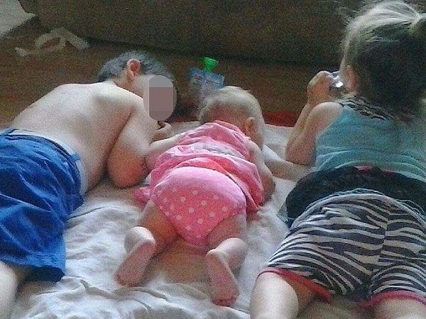 Để ở bên người tình, mẹ liên tục tiêm ma túy cho 3 con nhỏ