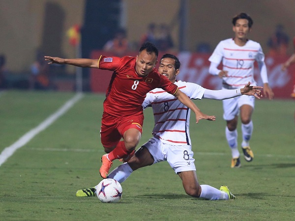 Việt Nam 3-0 Campuchia: Đồng đội tri ân Văn Toàn bằng ngôi nhất bảng A