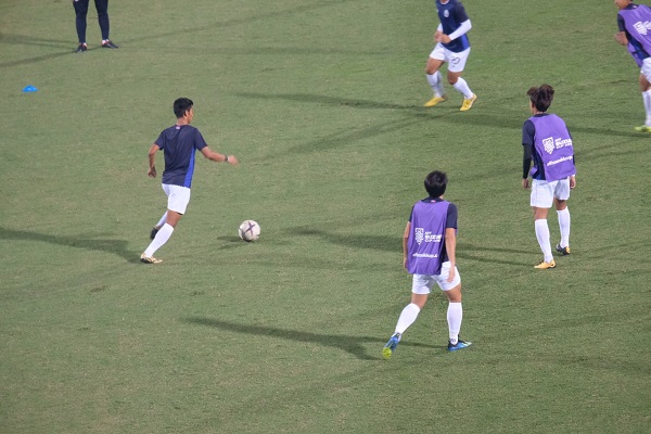 Việt Nam 3-0 Campuchia: Đồng đội tri ân Văn Toàn bằng ngôi nhất bảng A