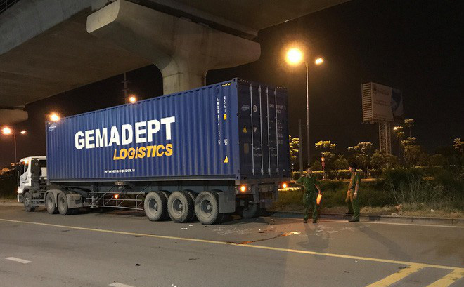 Người đàn ông lao vào xe container đang chạy, tử vong tại chỗ