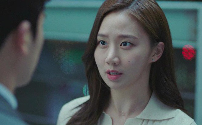 Phát hiện nữ đồng nghiệp nhắn tin rủ chồng uống bia giải sầu, vợ tra khảo thì cãi cùn: Đã làm gì đâu