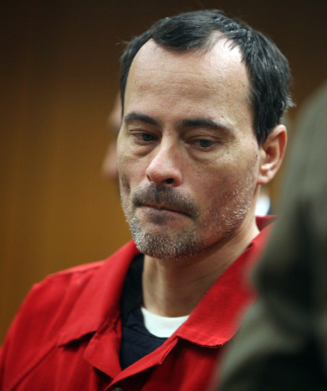 3 đứa trẻ đến nhà bố chơi lễ Tạ Ơn rồi biến mất, ông bố liên tục đổi lời khai, quyết chôn vùi tung tích con gần 1 thập kỷ