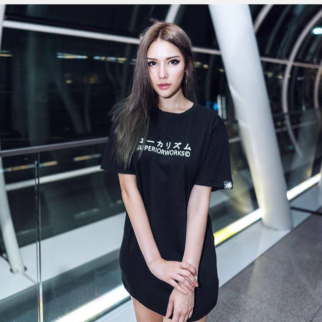 Mẹ 9x xinh đẹp khoe ảnh bụng bầu 7 tháng vẫn phẳng lì đến không thể tin nổi