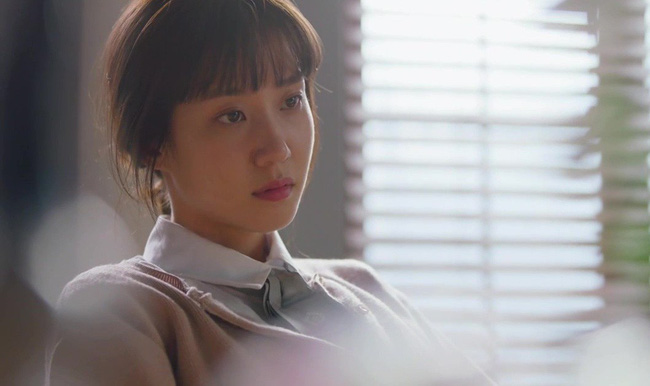 Vô tình bắt gặp cử chỉ nhỏ của chồng với cô em nuôi, người vợ phát hiện ra một sự thật không ngờ tới