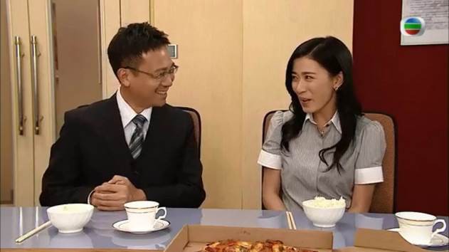 Giữa tâm điểm Dolce & Gabbana bị tẩy chay, cảnh phim Xa Thi Mạn ăn pizza bằng đũa được netizen Trung đào mộ