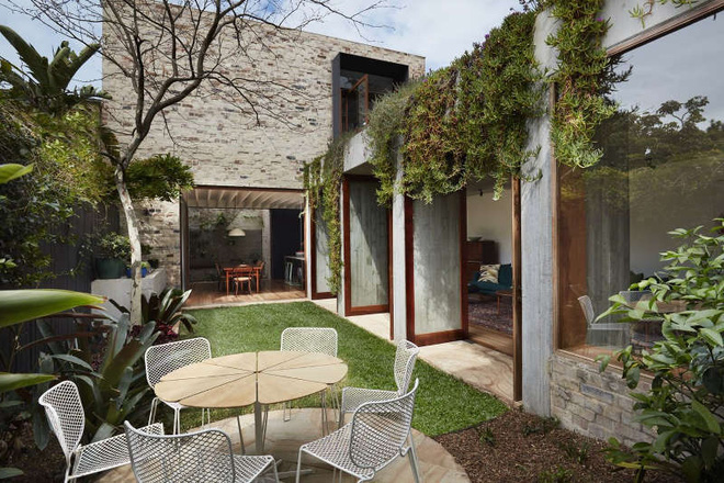 Ngôi nhà vườn phủ bóng cây xanh đẹp hút hồn cho những ngày cuối tuần bình yên