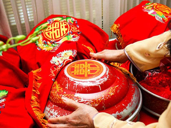 Nhà gái hủy cưới, giữ chặt cô dâu vì yêu cầu vô lý của nhà trai