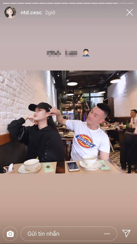 Thủ môn Lâm Tây và bạn gái tin đồn đăng ảnh ăn bún chả trên Instagram