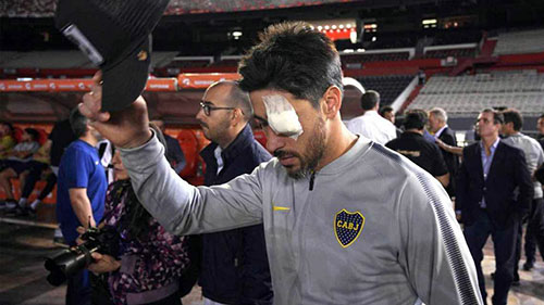 Chung kết lượt về Copa Libertadores bị hoãn lần hai vì bạo lực