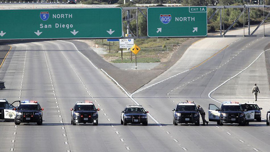 Mỹ đóng cửa biên giới với Mexico vì người di cư quá khích
