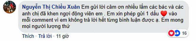 Nghệ sĩ Chiều Xuân vác cờ đi bão ăn mừng bóng đá gây sốt