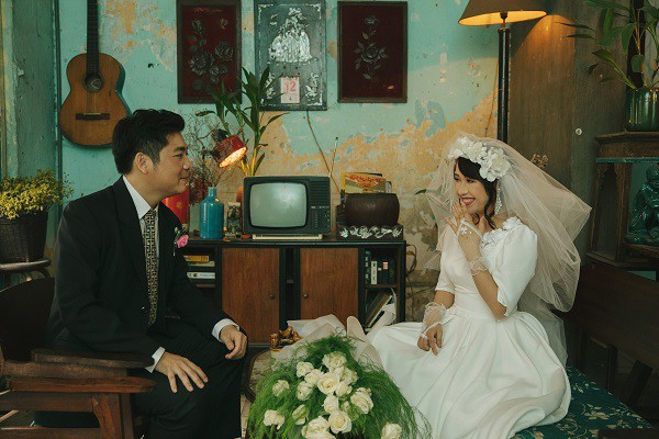 Bộ ảnh cưới có 1-0-2 xuyên không gần 1 thế kỉ của cặp đôi gặp nhau từ nhiều kiếp trước