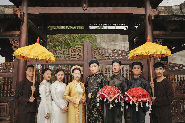 Bộ ảnh cưới có 1-0-2 xuyên không gần 1 thế kỉ của cặp đôi gặp nhau từ nhiều kiếp trước