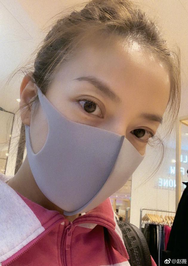 Lâm Tâm Như thì liên tục bị chê trong khi Triệu Vy cứ đăng ảnh là được khen nức trời