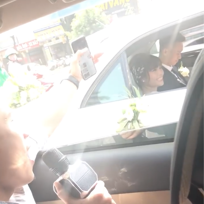 Đám cưới của cô dâu chú rể nhọ nhất năm vì bị người cũ đuổi theo xe hoa hát Vợ người ta