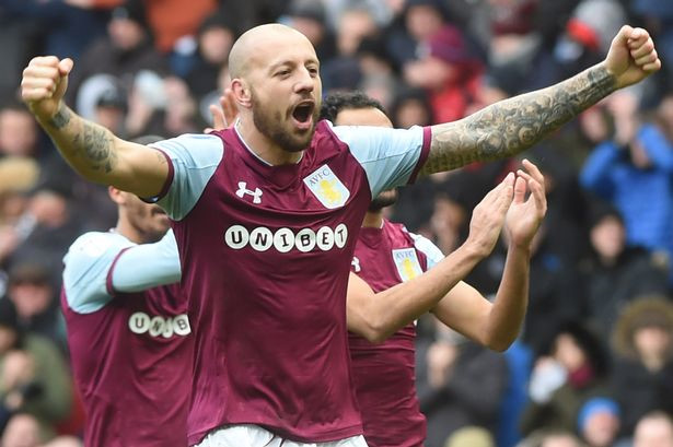 Hậu vệ solo ghi bàn như Messi ở giải hạng nhất Anh