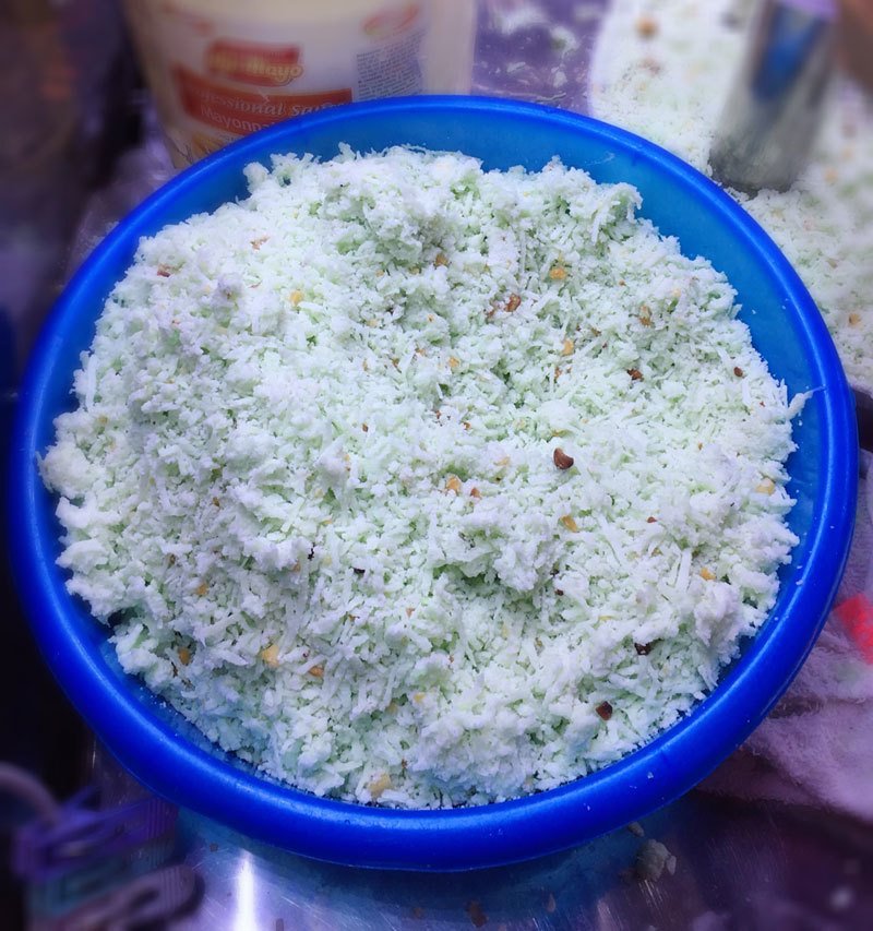 Bán bánh lạ bọc ống inox: Bám vỉa hè Hà Nội, chàng trai thu 70 triệu/tháng