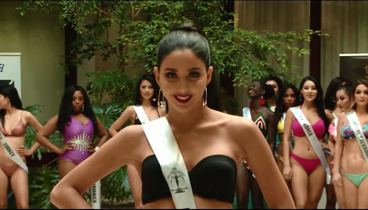 Minh Tú nóng bỏng trong phần thi bikini tại Hoa hậu Siêu quốc gia