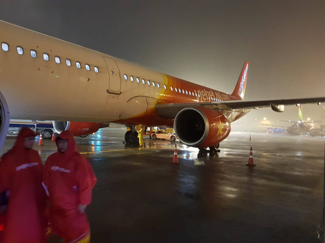 Không có chuyện sân bay Tân Sơn Nhất ngập nước