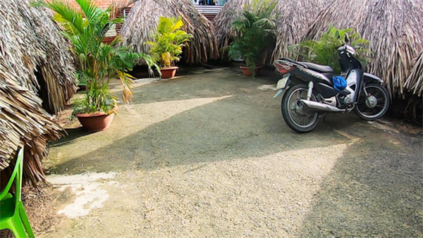 Video - Tiếng kêu cứu của cô gái trong động quỷ